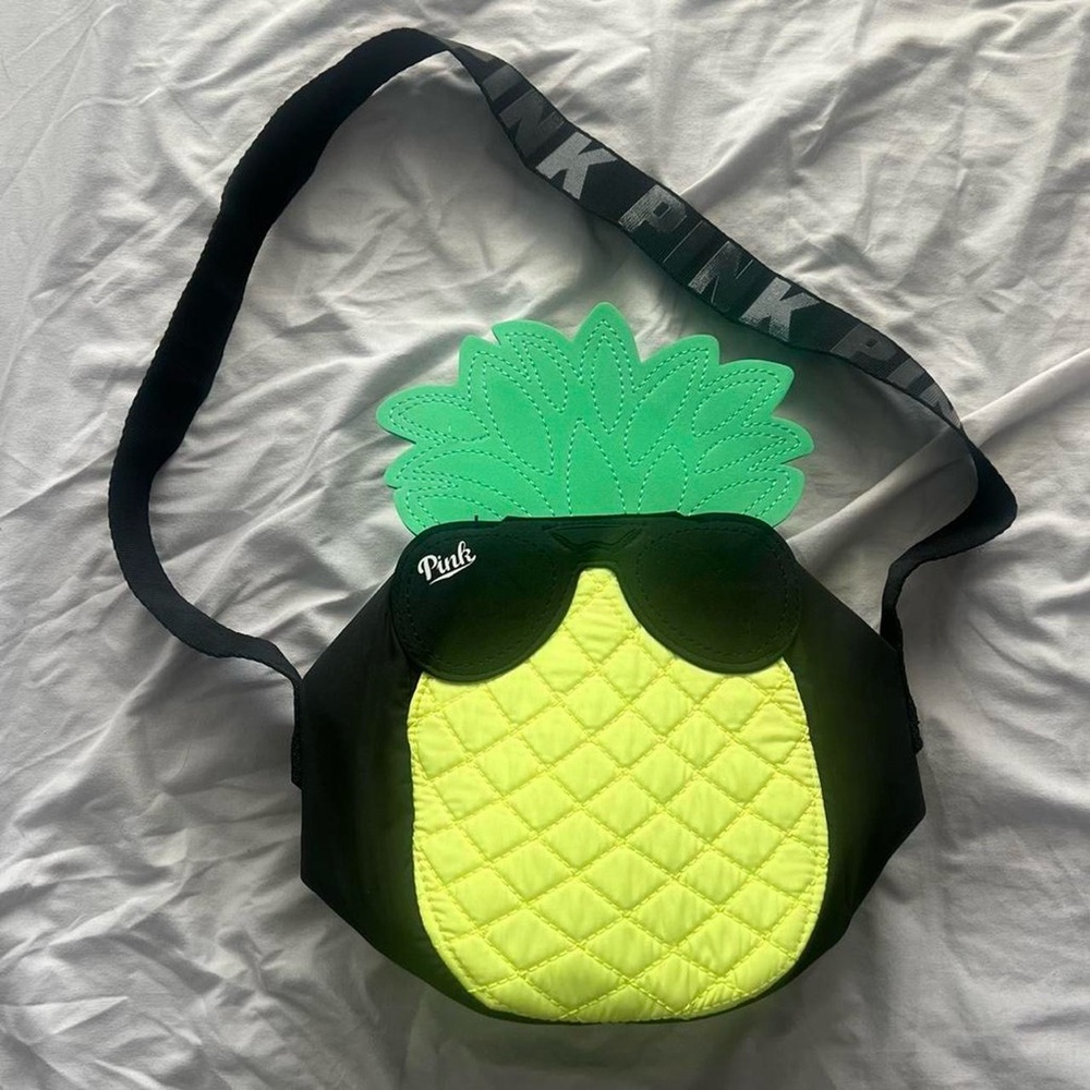 Victoria’s Secret PINK Pineapple Insulated Cooler Bag!